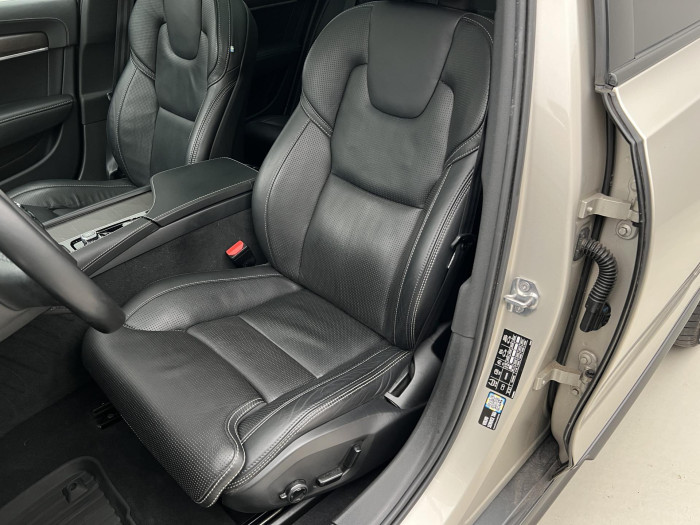 Volvo V90 CC D5 AWD PRO AUT CZ 2.0 d CC CC