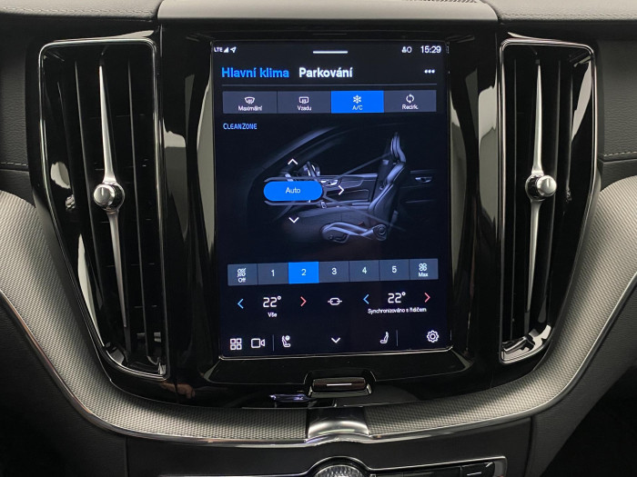 Volvo XC60 T6 AWD ULTRA DARK AUT CZ