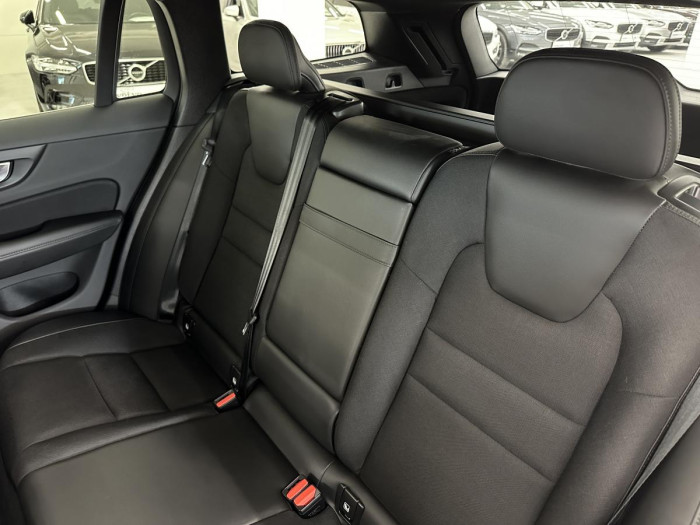 Volvo V60 T5 MOMENTUM POLESTAR REZERVACE 2.0 Momentum