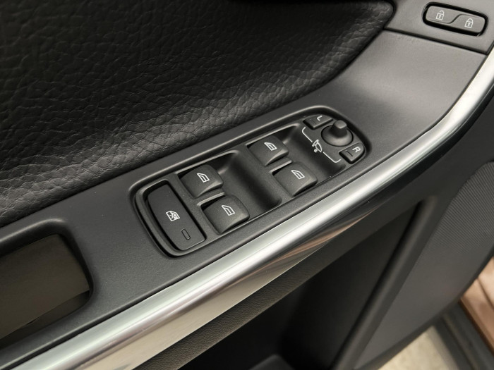 Volvo XC60 D4 AWD SUMMUM AUT 2.4 d Summum