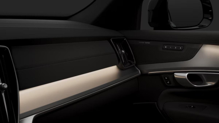 Volvo XC90 B5 AWD BLACK EDITION PLUS 7