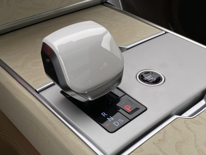 Land Rover Range Rover SV P615 SWB AWD AUT