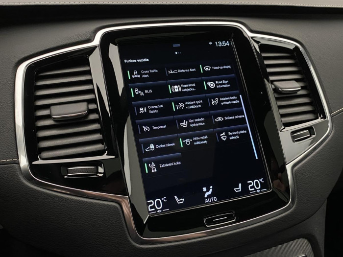 Volvo XC90 T8 AWD R-DESIGN REZERVACE