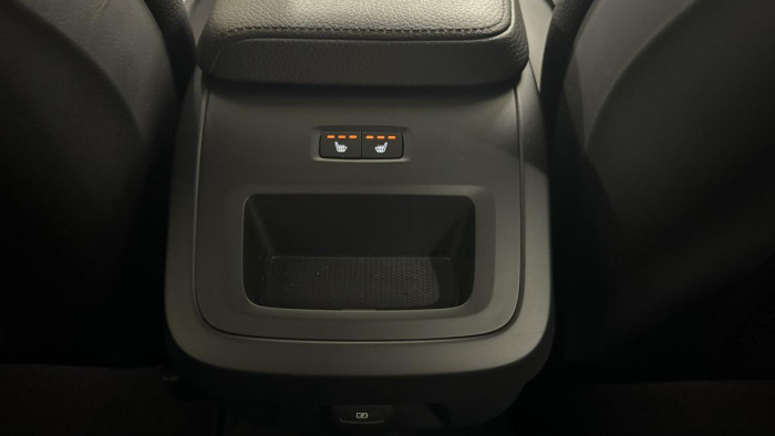 Volvo V60 CROSS COUNTRY B4 REZERVACE