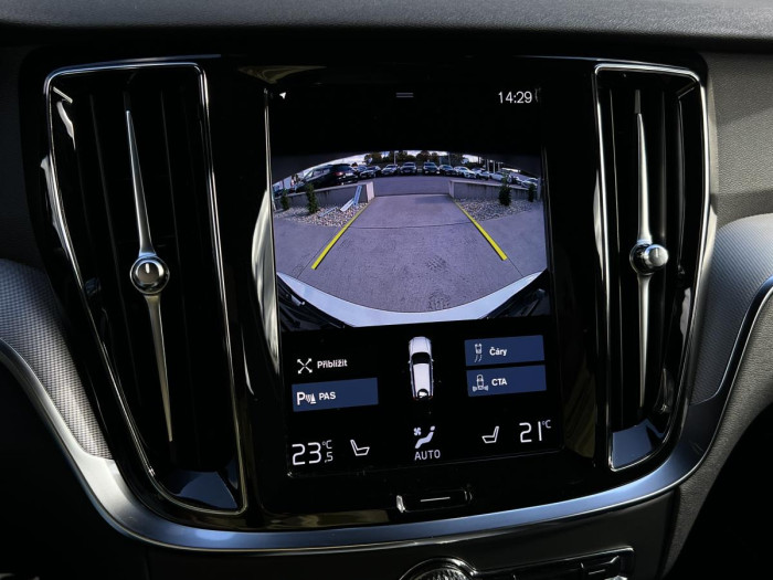 Volvo V60 B4 R-DESIGN Aut 1.maj.