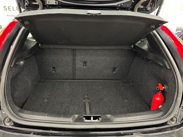Volvo V40 D2 BLACK EDITION REZERVACE 2.0 d Edition