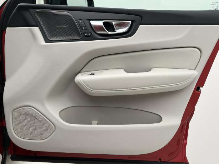 Volvo XC60 T6 AWD RECHARGE ULTRA DARK AUT