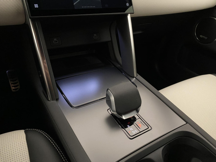 Land Rover Discovery Sport D200 DYNAMIC SE AWD REZERVACE 2.0 d Dynamic SE