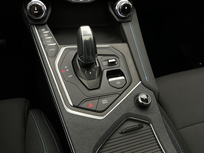 Lynk & Co 01 PHEV DCT AUT