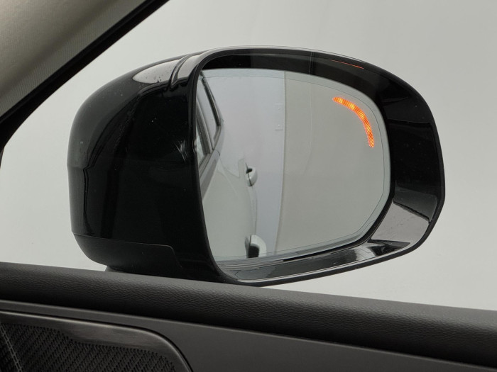 Volvo XC60 B5 AWD DARK ULTRA REZERVACE