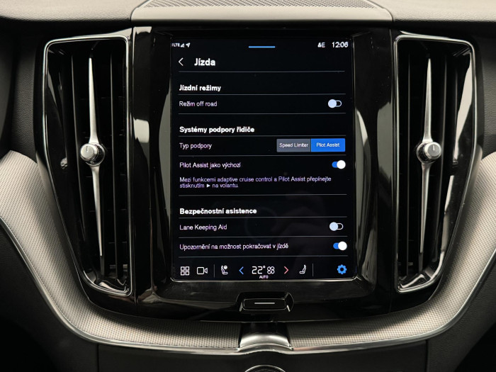 Volvo XC60 B4 AWD DARK PLUS AUT