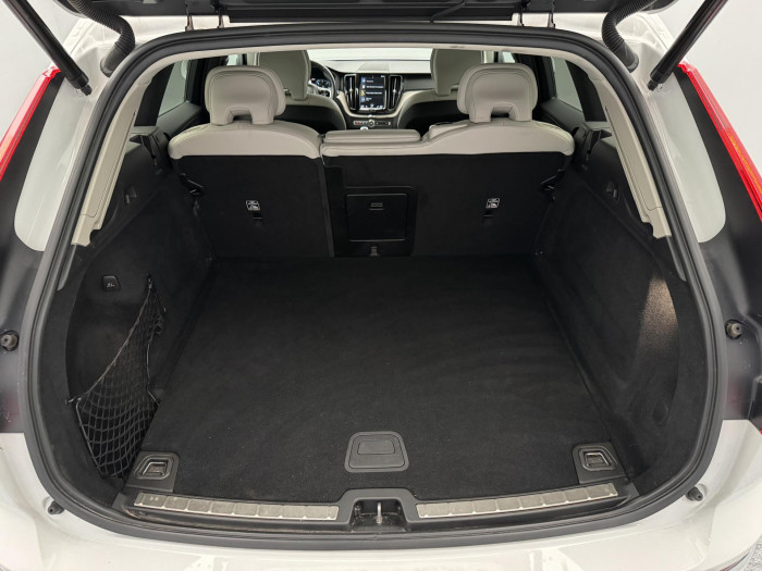 Volvo XC60 B4 INSCRIPTION AUT CZ