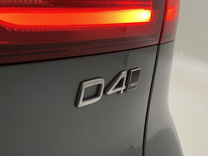 Volvo V90 D4 AWD MOMENTUM REZERVACE 2.0 d Momentum