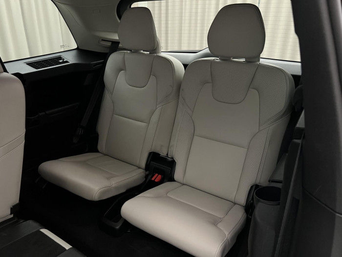 Volvo XC90 B5 AWD INSCRIPTION 7MÍSTNÁ AUT