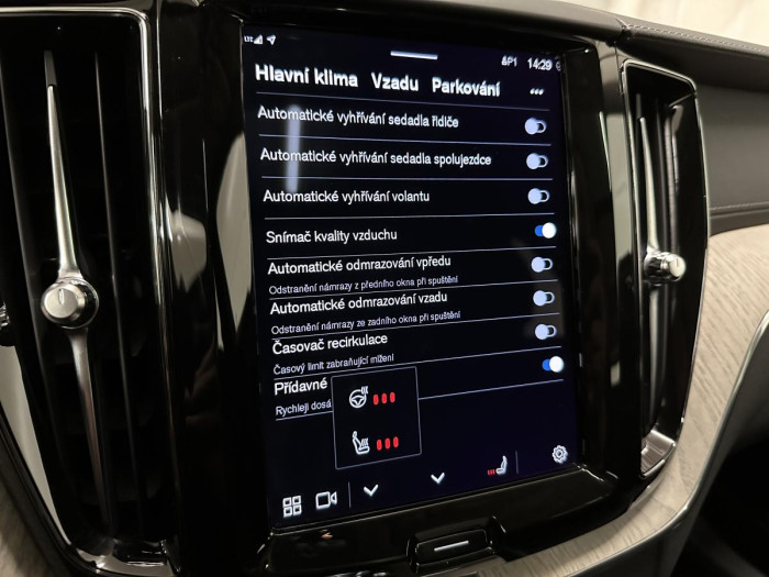 Volvo XC60 B5 AWD PLUS BRIGHT REZERVACE 2.0 Plus