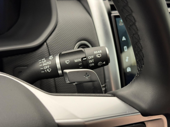 Land Rover Discovery D250 R-DYNAMIC SE REZERVACE 3.0 d Dynamic SE