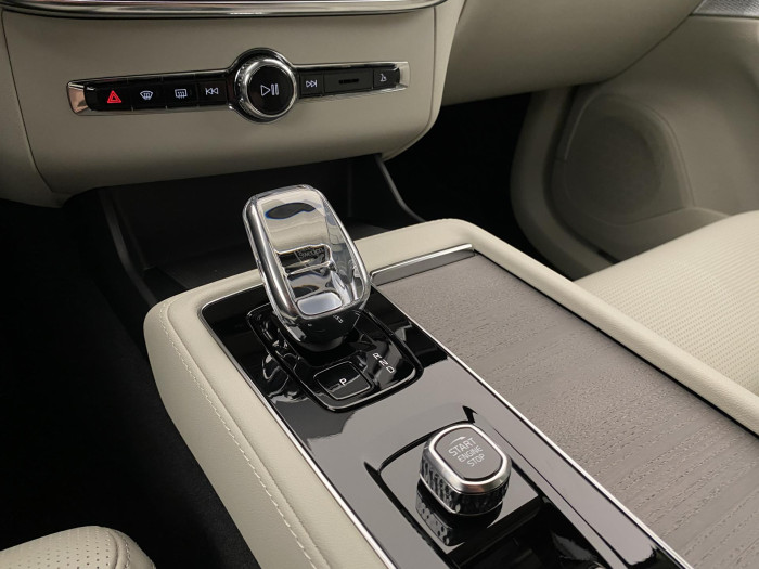 Volvo XC90 T8 AWD RECHARGE BRIGHT PLUS 7m
