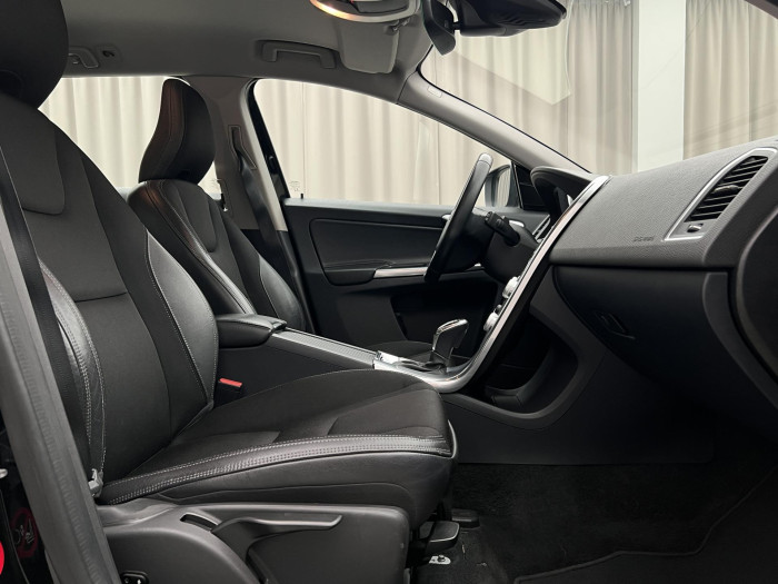 Volvo XC60 D4 AWD MOMENTUM AUT CZ 2.4 d Momentum