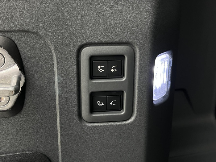 Land Rover Defender P400 HSE AWD AUT CZ