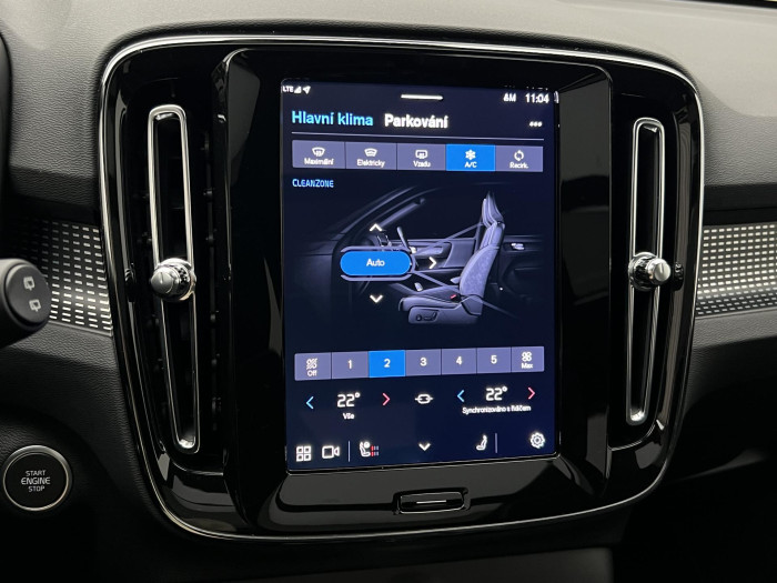 Volvo XC40 B3 ULTRA DARK AUT CZ 1.maj.