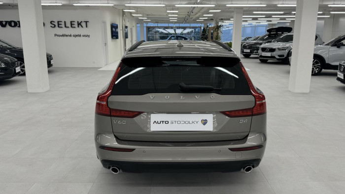 Volvo V60 B4 MOMENTUM AUT REZERVACE 2.0 Momentum