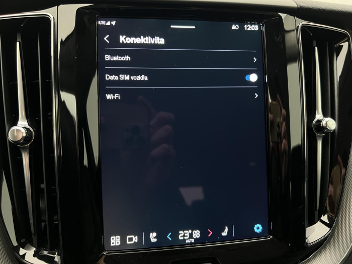 Volvo XC60 B5 AWD PLUS DARK AUT CZ