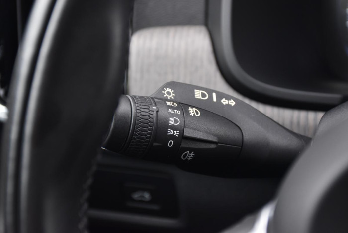 Volvo V90 CC D4 MOMENTUM REZERVACE 2.0 d CC CC Momentum