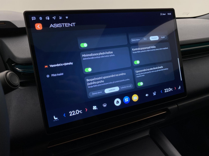 Lynk & Co 08 MORE PHEV