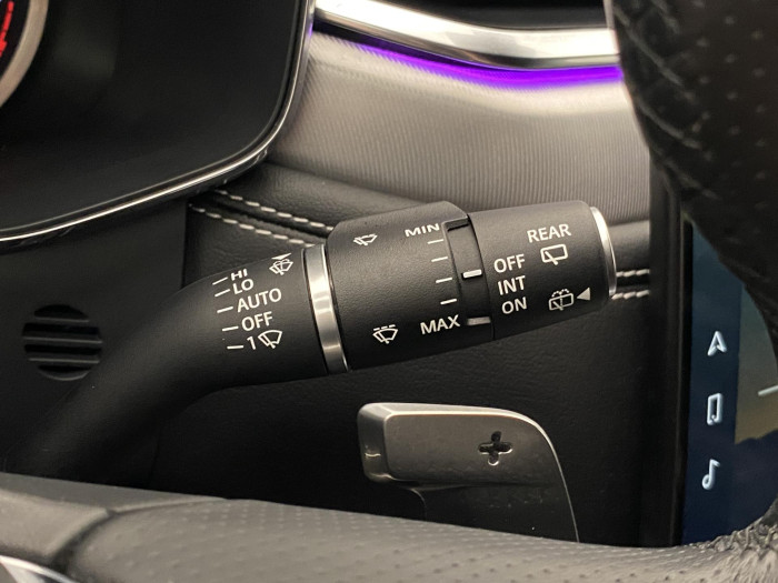 Jaguar F-Pace P250 R-DYNAMIC SE REZERVACE 2.0 Dynamic SE