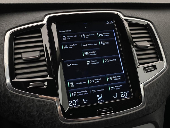 Volvo XC90 D5 AWD MOMENTUM AUT REZERVACE 2.0 d Momentum