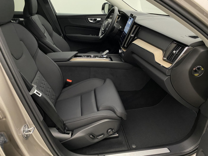 Volvo XC60 B5 AWD AUT DARK PLUS