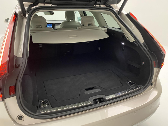 Volvo V90 T6 AWD Plug-in BRIGHT PLUS