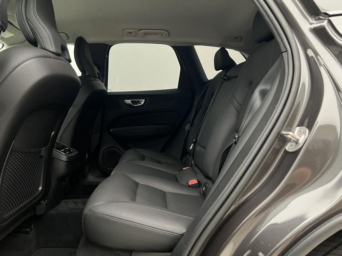 Volvo XC60 B4 AWD PLUS DARK AUT 1.maj.