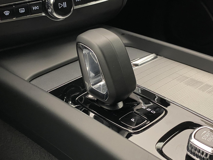 Volvo XC60 B5 AWD DARK PLUS AUT CZ