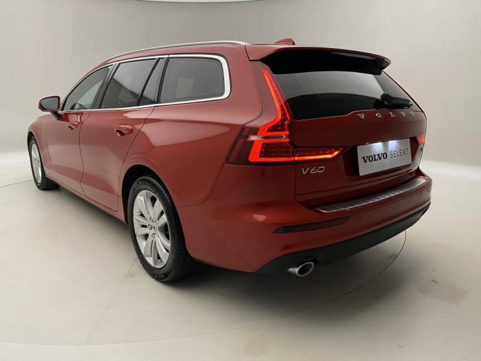 Volvo V60 B4 MOMENTUM AUT REZERVACE 2.0 Momentum