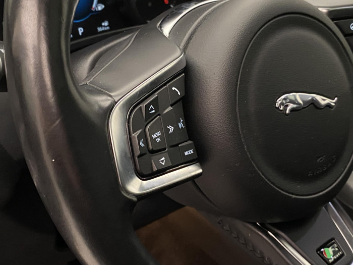 Jaguar F-Pace 20d R-SPORT AWD REZERVACE 2.0 d Sport