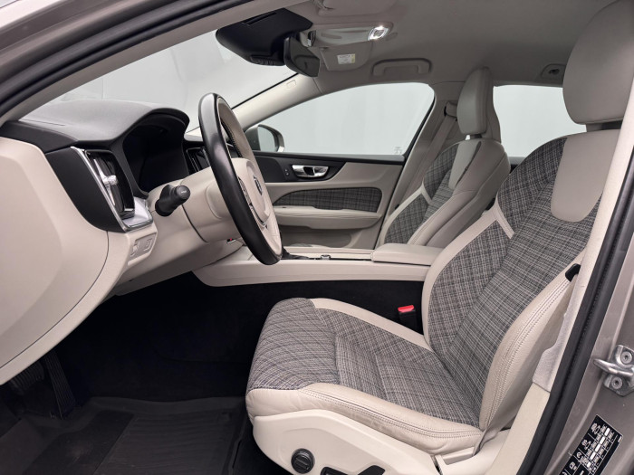 Volvo V60 CC D4 AWD MOMENTUM POLESTAR 2.0 d CC CC Momentum