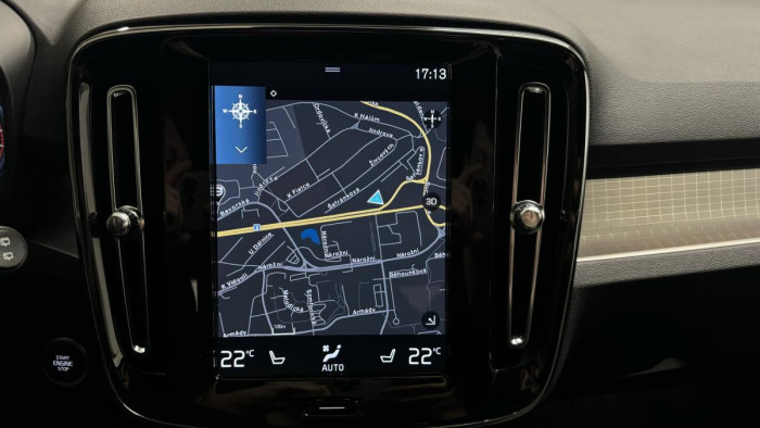 Volvo XC40 B4 MOMENTUM REZERVACE 2.0 Momentum