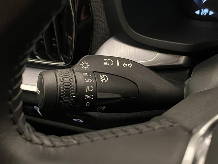 Volvo V60 CC T5 AWD MOMENTUM REZERVACE 2.0 CC CC Momentum