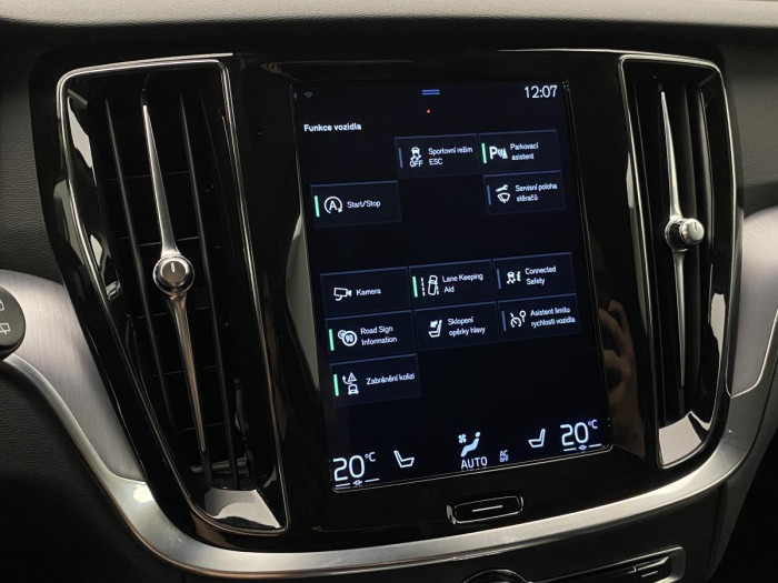 Volvo V60 D3 MOMENTUM REZERVACE 2.0 d Momentum