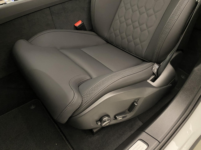 Volvo XC60 B5 AWD AUT DARK PLUS