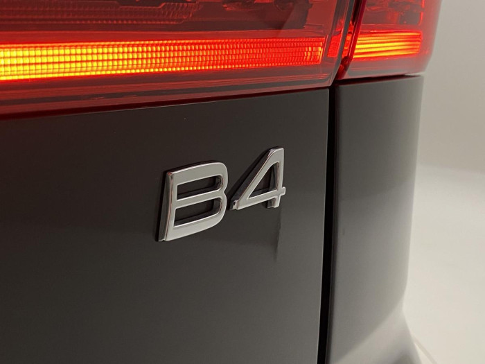 Volvo XC60 B4 PLUS DARK AUT REZERVACE 2.0 Plus