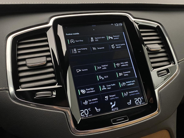 Volvo XC90 B5 AWD INSCRIPTION REZERVACE
