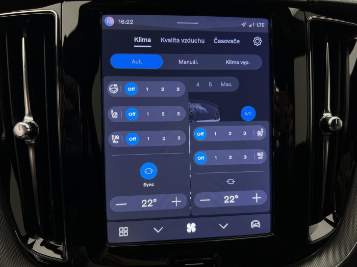 Volvo XC60 B5 AWD ULTRA BLACK REZERVACE