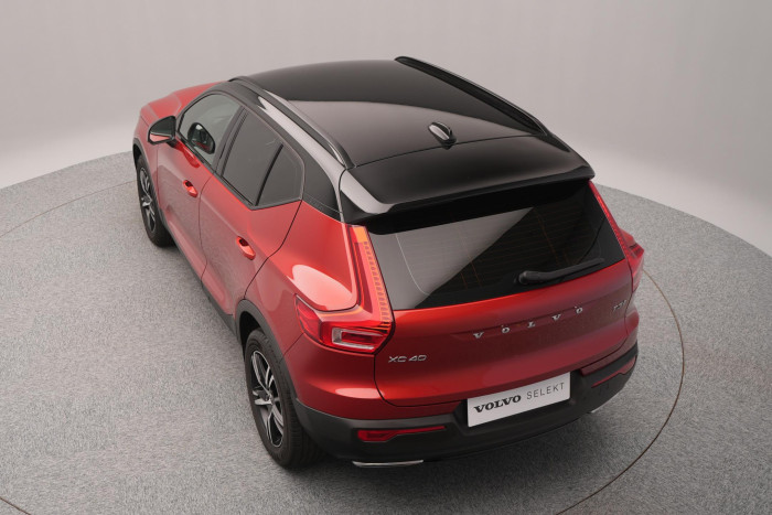 Volvo XC40 T3 R-DESIGN AUT REZERVACE