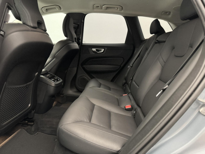 Volvo XC60 B4 AWD PLUS DARK AUT 1.maj