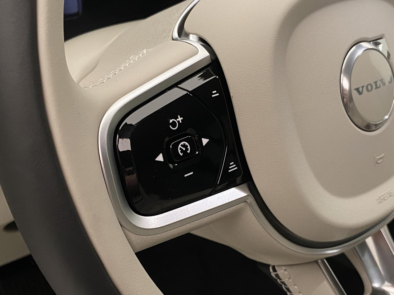 Volvo XC90 T8 AWD RECHARGE BRIGHT PLUS 7m