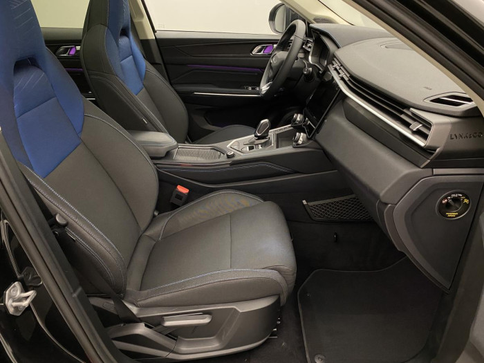 Lynk & Co 01 PHEV DCT AUT 1.maj