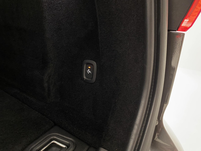 Volvo XC60 B4 AWD DARK PLUS AUT