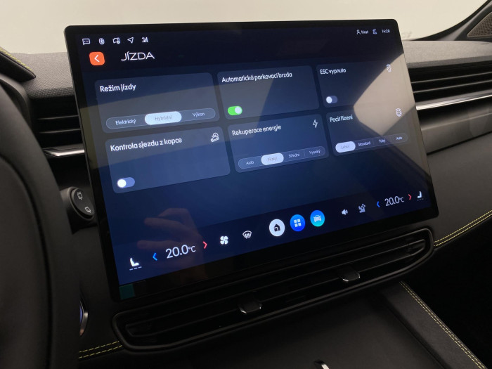 Lynk & Co 01 01 MORE PHEV DEMO